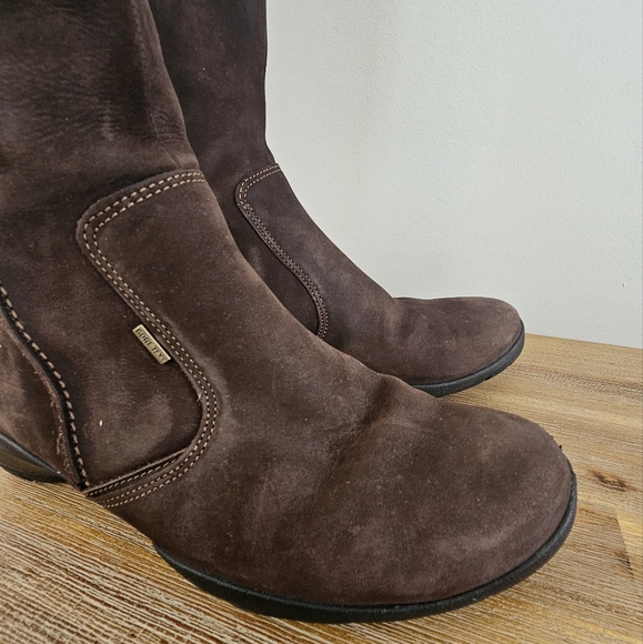 ECCO Womens Rise GTX Tall Suede Side Zip Walking Boots in Coffee - Picture 4 of 11